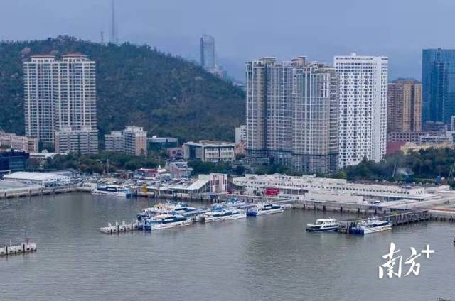 九洲港口岸。 南方+ 錢文攀 拍攝