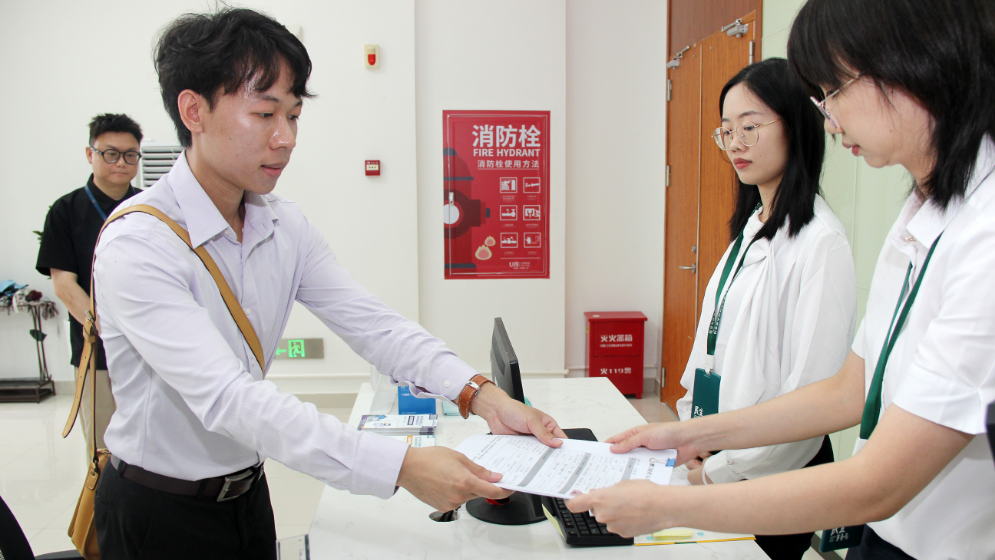 澳門醫(yī)療人員跨境執(zhí)業(yè)新規(guī)今起實施 證書20天內可到手