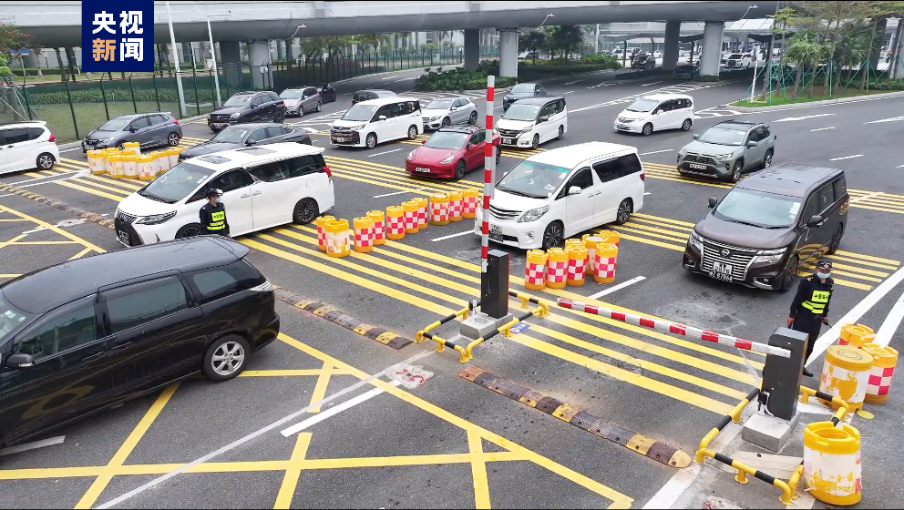 “兩車北上”再創(chuàng)新高！港珠澳大橋珠海公路口岸迎來出境車流高峰