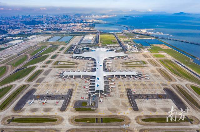 深圳寶安國際機(jī)場。