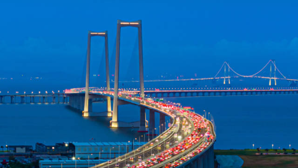 深中通道24小時車流量超12.5萬車次 開通后全線車流保持相對高位運(yùn)行