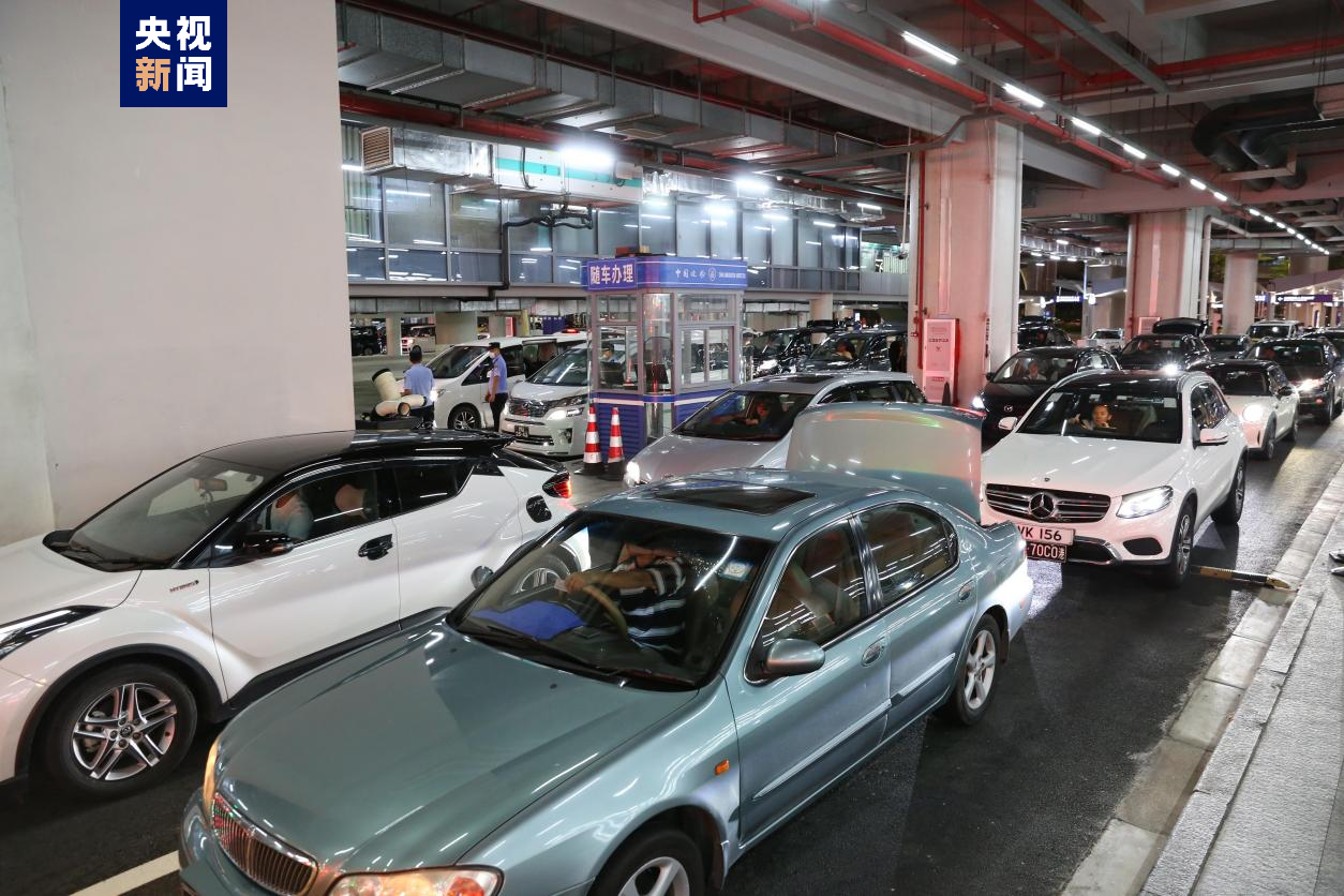 自從港車北上、澳車北上政策落地之后，經(jīng)港珠澳大橋跨城通行車輛數(shù)持續(xù)處于高位。