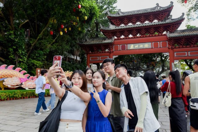 7月23日，由廣東省文化和旅游廳、香港特區(qū)政府民政及青年事務(wù)局、澳門特區(qū)政府教育及青年發(fā)展局共同主辦，惠州市文化廣電旅游體育局承辦的“2024年粵港澳青年文化之旅”總結(jié)分享會在惠州舉行。