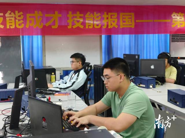 廣州市工貿(mào)技師學(xué)院世賽網(wǎng)絡(luò)系統(tǒng)管理項(xiàng)目中國集訓(xùn)基地，內(nèi)地和澳門選手共同訓(xùn)練。