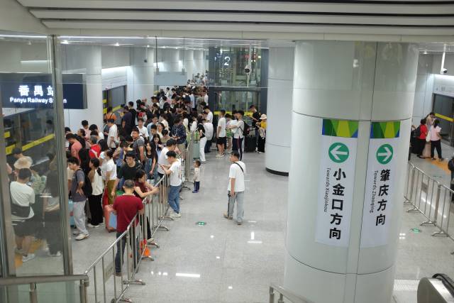 廣肇、廣惠城際“四線”貫通后客流明顯攀升。謝展程 攝