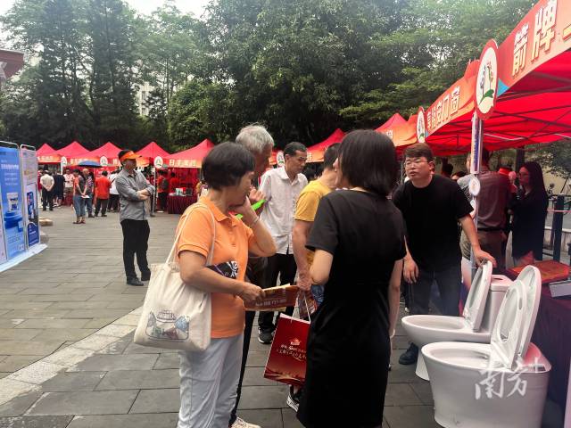 禪城舉辦“以舊換新”進(jìn)社區(qū)主題活動(dòng)，深受群眾歡迎。