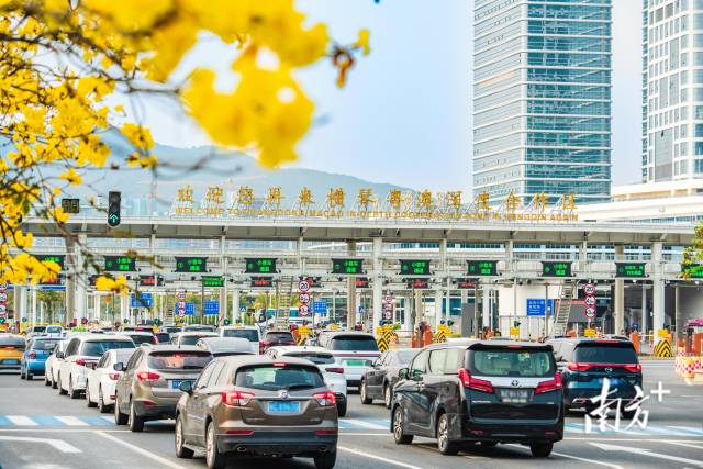 分線管理政策實(shí)施半年來(lái)，人、車(chē)、貨物通行平穩(wěn)有序。