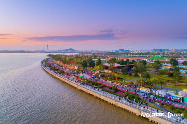 位于濱海灣新區(qū)的東莞黃金海岸，是市民熱衷打卡的一條親海生態(tài)岸線。