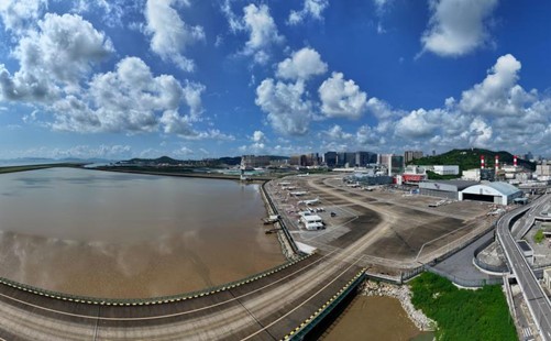 填海擴(kuò)建工程項(xiàng)目施工區(qū)域。澳門國(guó)際機(jī)場(chǎng)專營(yíng)股份有限公司供圖