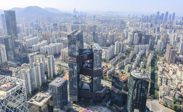 2024年前7個月，深圳平均每小時有28件專利獲得授權(quán)，有9件發(fā)明專利獲得授權(quán)。圖為騰訊濱海大廈。 南方+ 魯力 拍攝