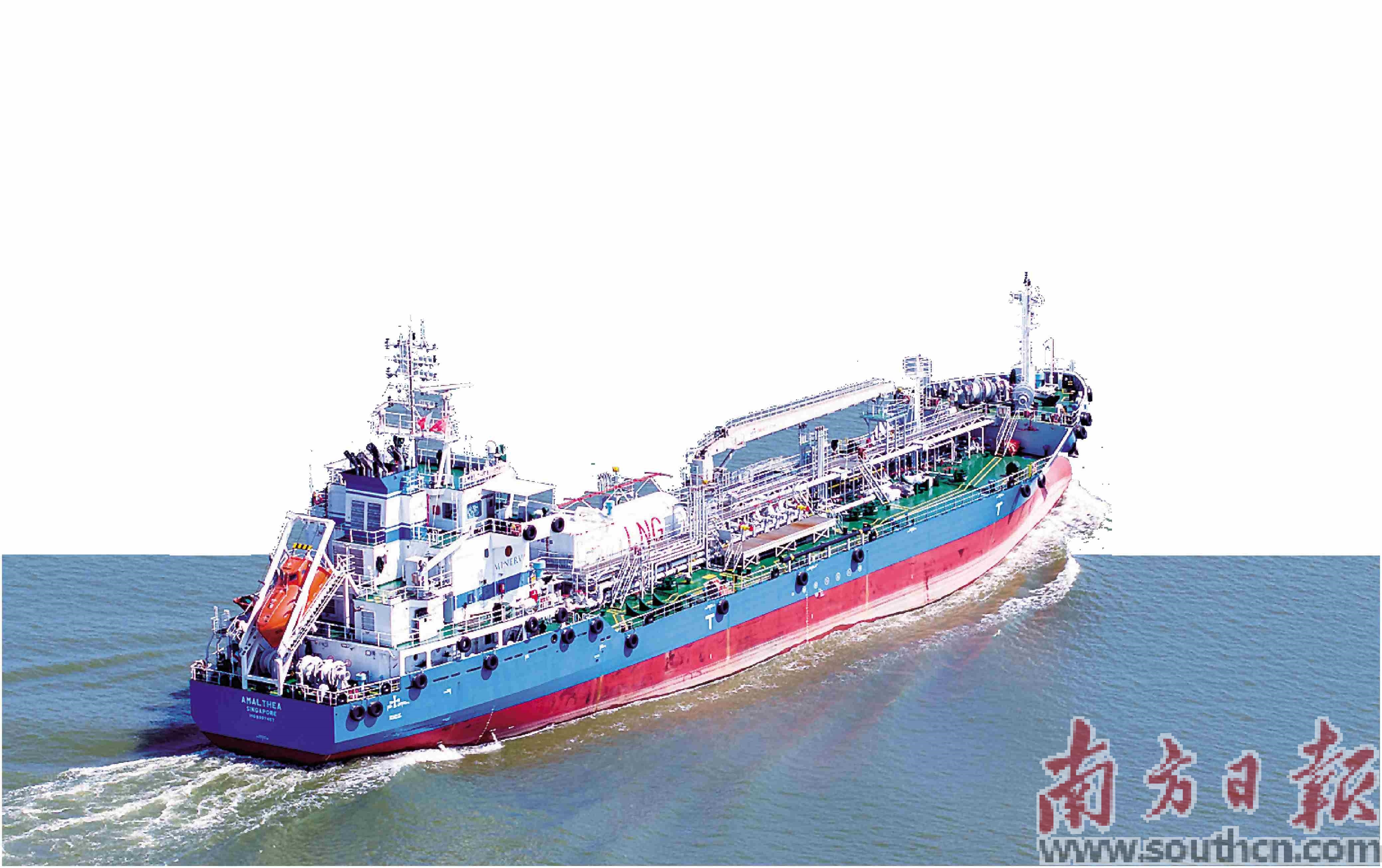 江門航通設(shè)計(jì)建造的新型綠色低碳雙燃料加油船AMALTHEA輪。江門航通供圖