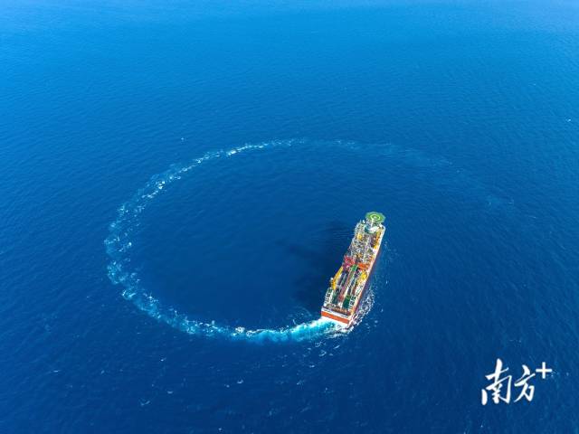 航行中的“夢想”號。 中船黃埔文沖有限公司供圖