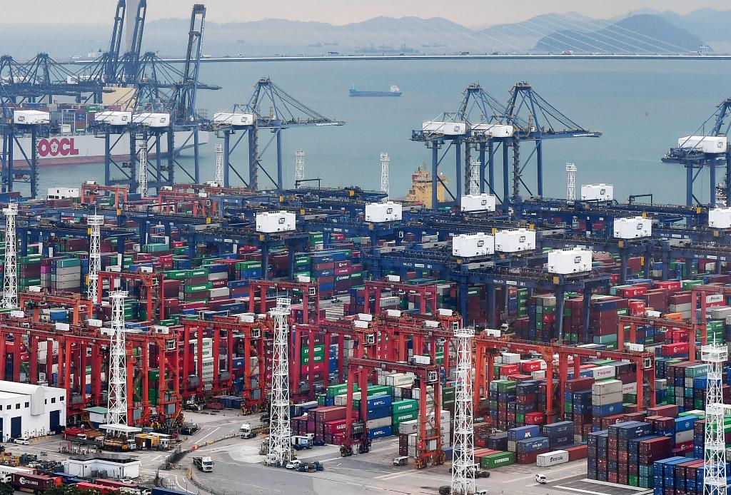 這是2023年10月12日拍攝的香港葵涌貨柜碼頭。新華社記者 陳鐸 攝