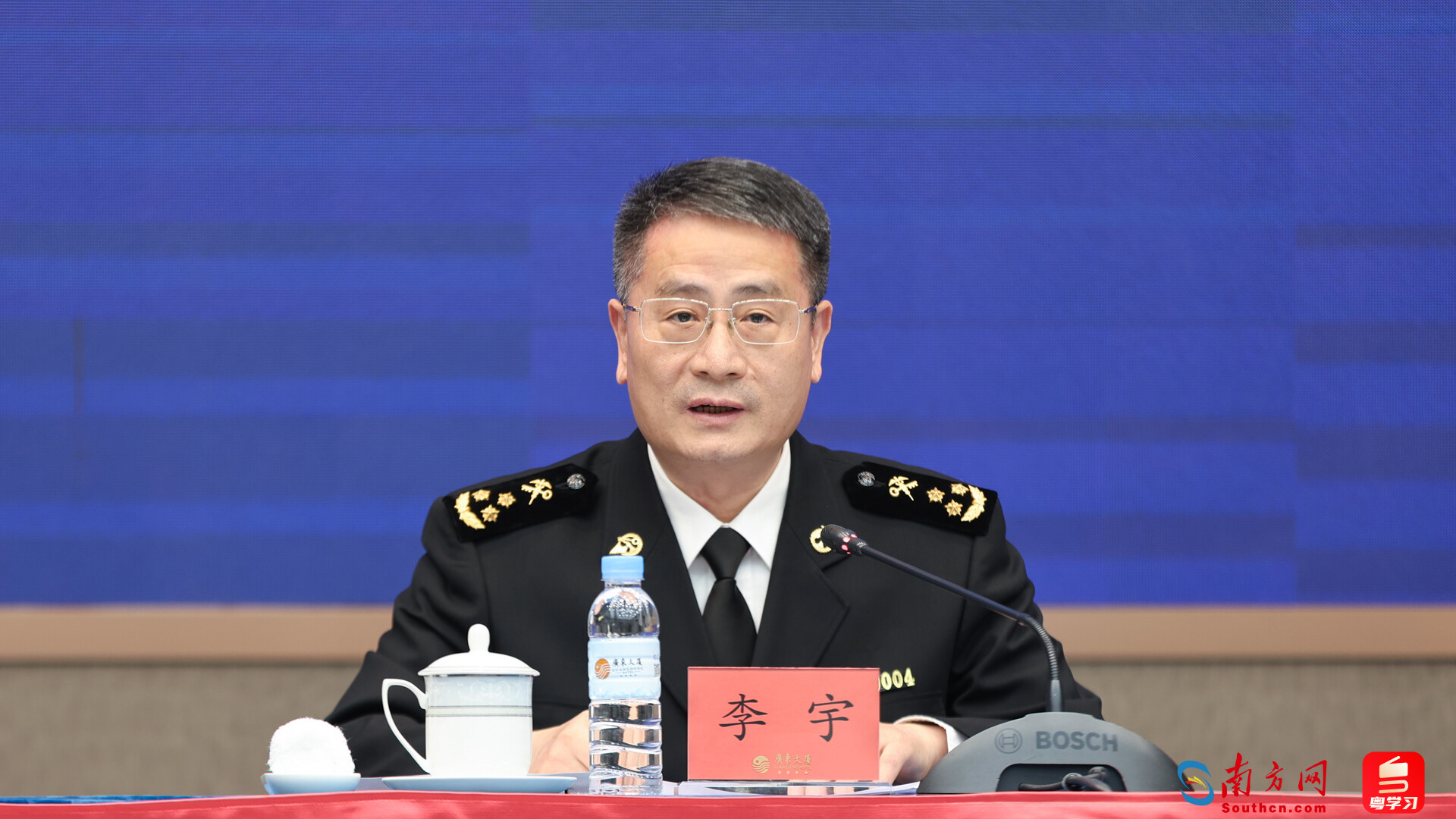廣州海關黨委委員、副關長李宇。