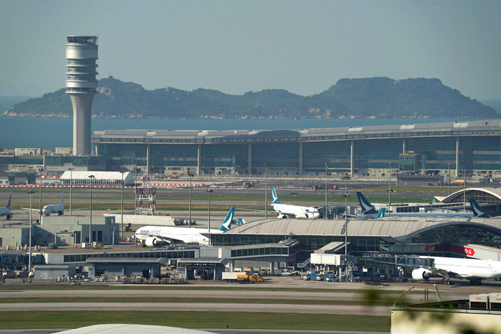 這是香港國際機場停機坪（2024年11月27日攝）。新華社發(fā)（龍鏡伊攝）