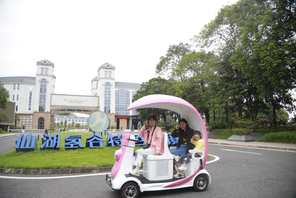 氫能親子車。新華社發(fā)（李仁生 攝）