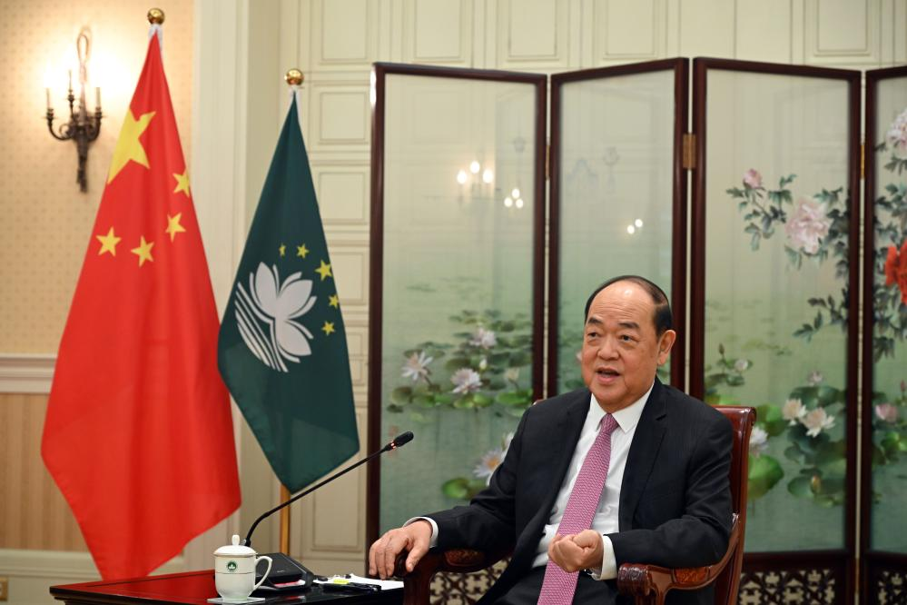11月20日，澳門(mén)特區(qū)行政長(zhǎng)官賀一誠(chéng)接受采訪。新華社記者 金良快 攝