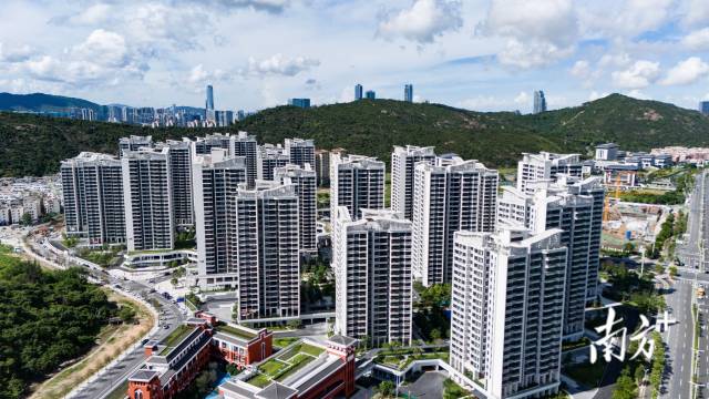 首個粵澳兩地攜手為澳門居民打造的大型綜合民生項目“澳門新街坊”已經(jīng)熱鬧起來。