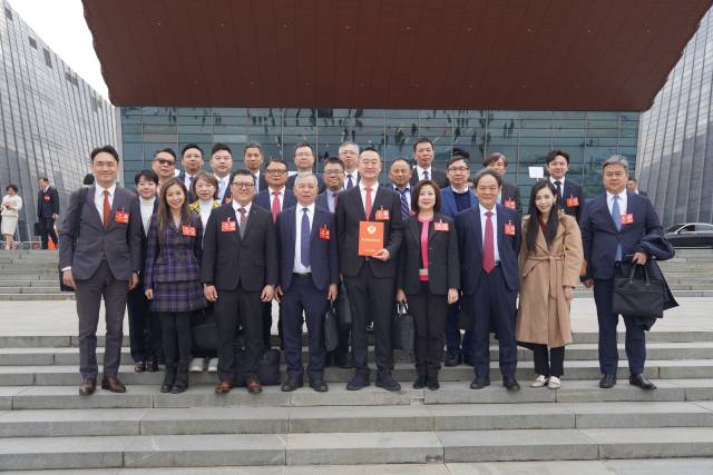 廣東省政協(xié)十三屆三次會議在廣州開幕。