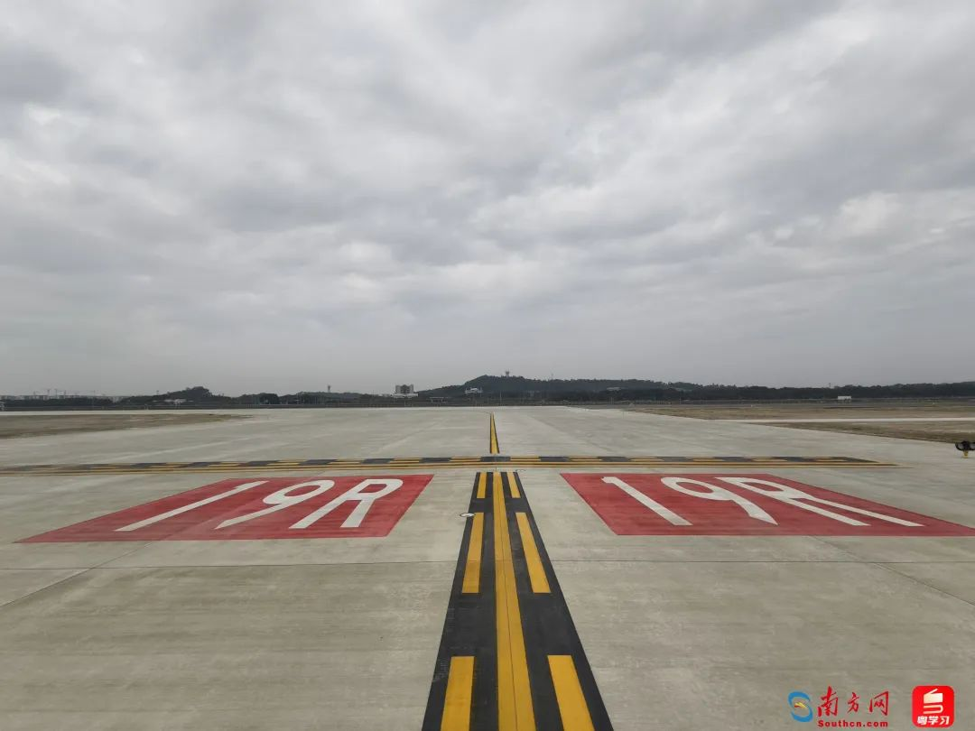 白云機(jī)場(chǎng)第四跑道正式啟用。通訊員供圖