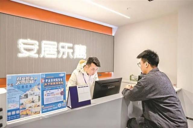 來深求職高校畢業(yè)生入住安居樂寓地勘大院店。深圳特區(qū)報(bào)記者 畢晗 攝