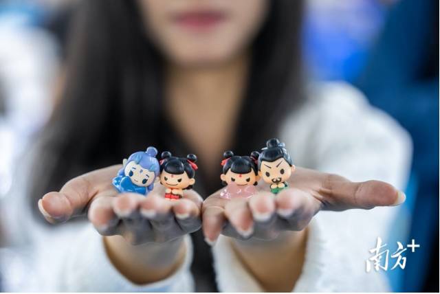 “排排坐mini系列”。