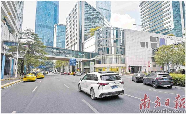 2月21日起，廣州首次將自動駕駛Robotaxi開進(jìn)廣州市中心、機(jī)場和高鐵站。
