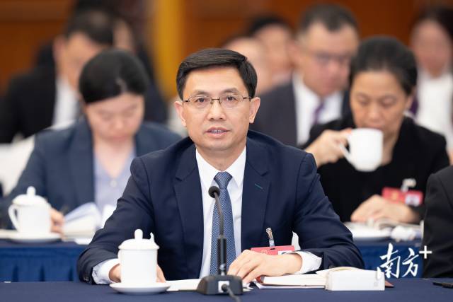全國人大代表，揭陽市委書記、市人大常委會(huì)主任曾風(fēng)保：全力打造全球一流綠色石化產(chǎn)業(yè)基地