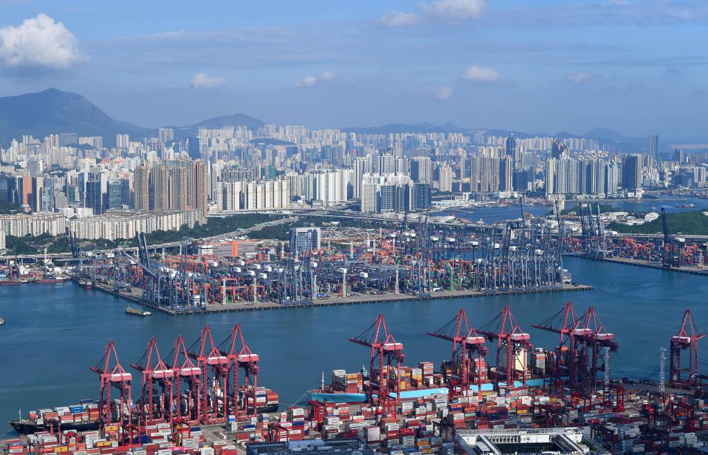 這是2024年9月17日拍攝的香港貨柜碼頭。新華社記者 陳鐸 攝