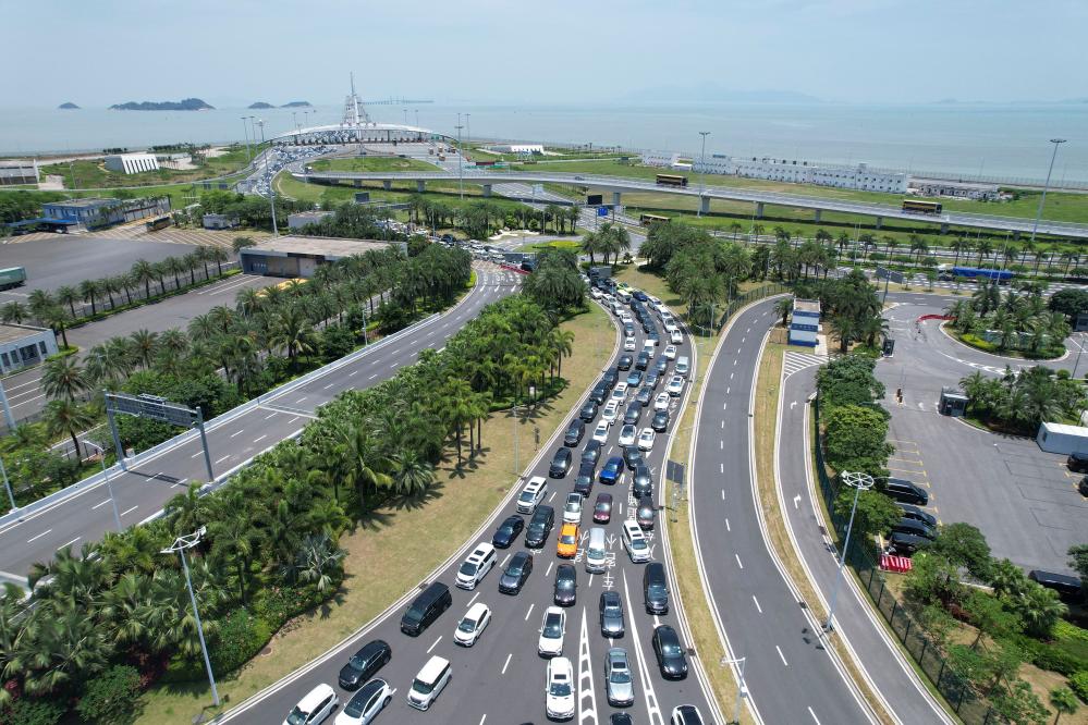 2025年1月31日拍攝的港珠澳大橋橋頭（無人機照片）。新華社發(fā)（黎釗德攝）