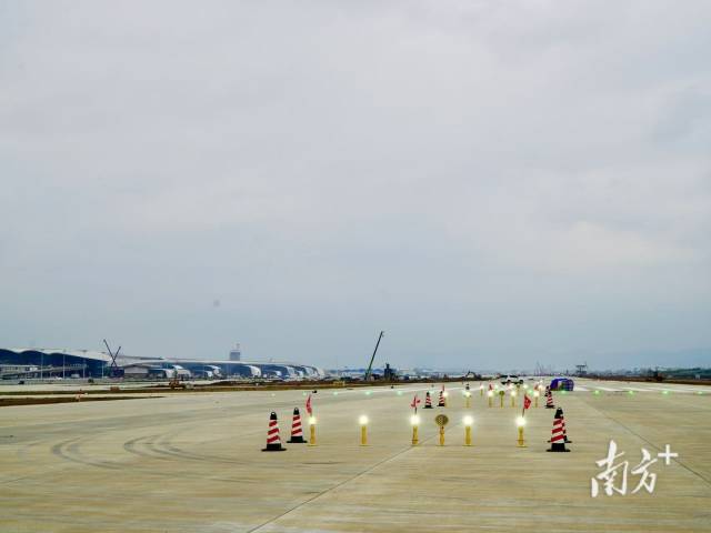 廣州白云國際機(jī)場三期擴(kuò)建工程