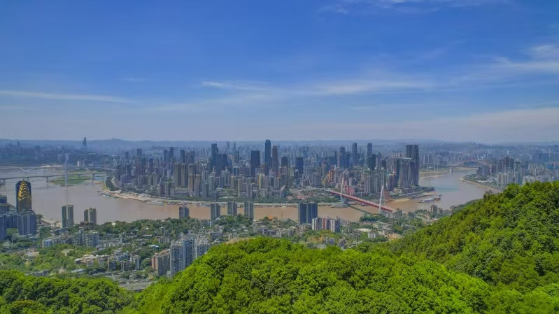 遠(yuǎn)眺渝中半島。華龍網(wǎng)記者 李文科 攝