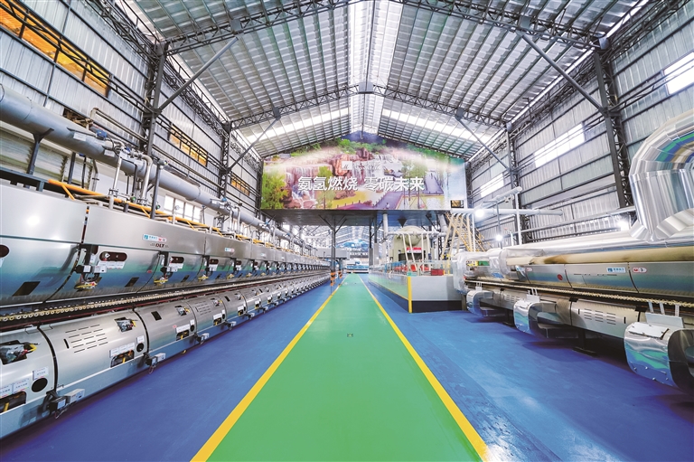 蒙娜麗莎全球首條陶瓷工業(yè)氨氫零碳燃燒示范線。/企業(yè)供圖