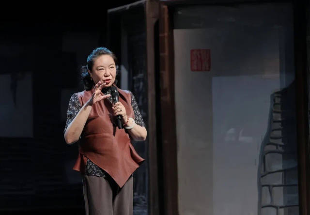 國(guó)家話劇院院長(zhǎng)田沁鑫將帶來藝術(shù)講堂《田沁鑫的戲劇世界》。