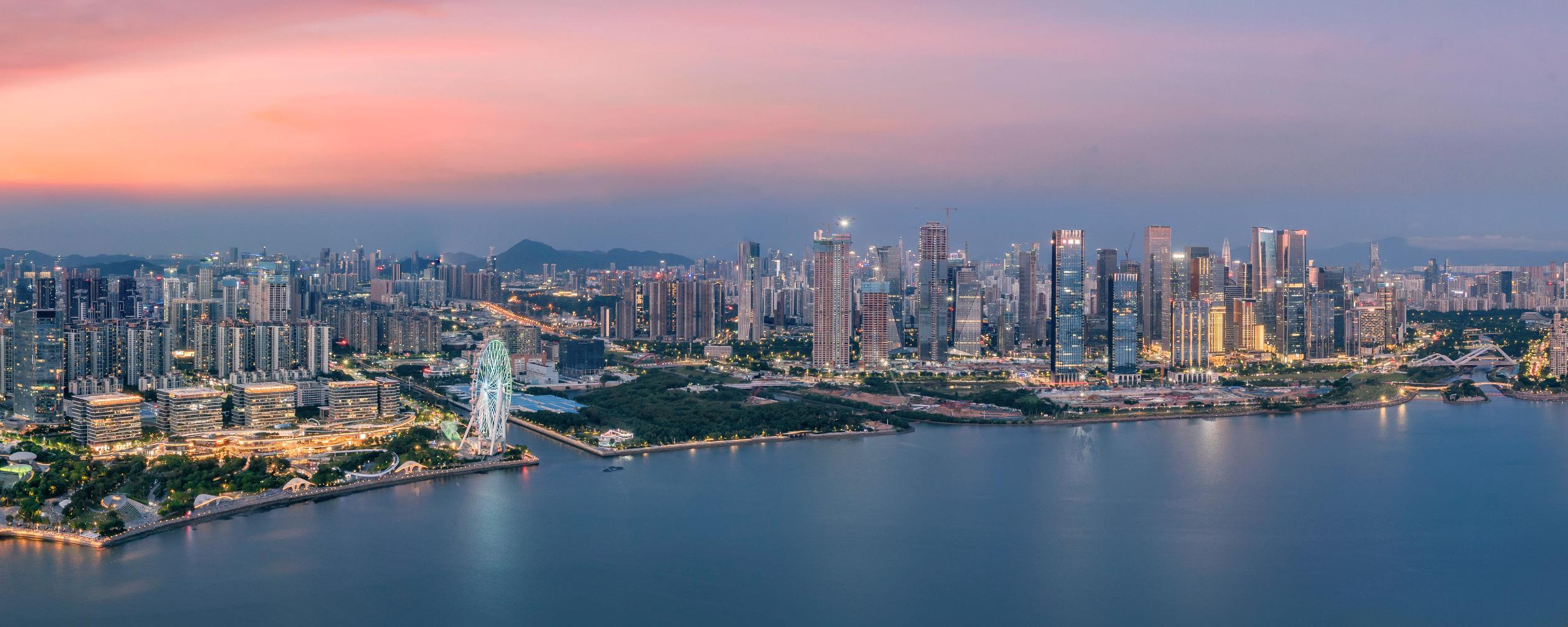 晚霞中的深圳前海一景。新華社發(fā)