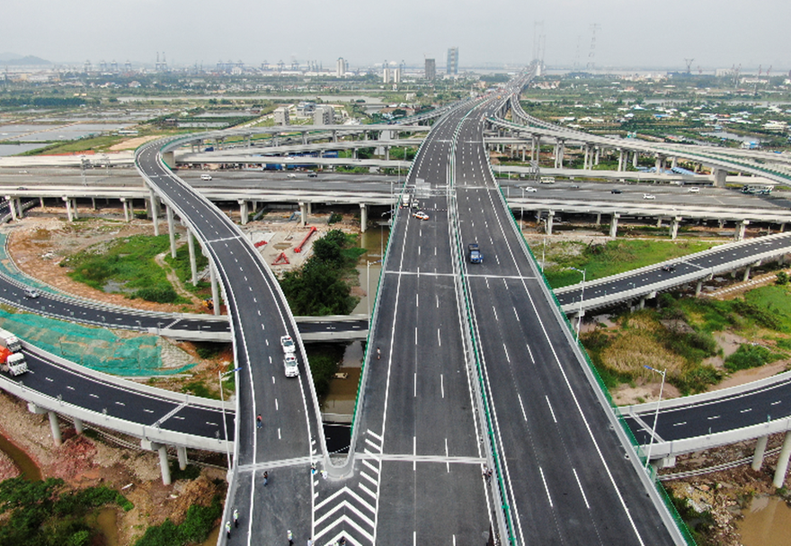 2019年4月25日，莞番高速公路一期工程（沙田至厚街段）正式通車，實現(xiàn)南沙大橋與廣深高速的快速接駁。至此，南沙大橋全線開通運營，在東莞市境內(nèi)成為廣深沿江高速公路與沈海高速公路（京港澳高速公路共線段、原廣深高速公路厚街段）的聯(lián)絡(luò)線。